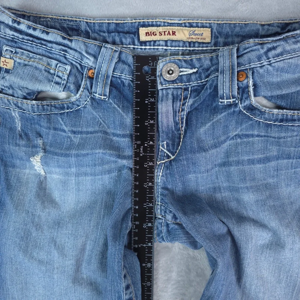 Big Star Bermuda Shorts Women 30 (32x15.5) Distressed Sweet Ultra Low‎ Rise Y2K